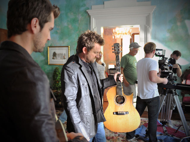 Directed by Wes Edwards (Jason kelly clarkson and jason aldean lyrics. Directed by Wes Edwards (Jason